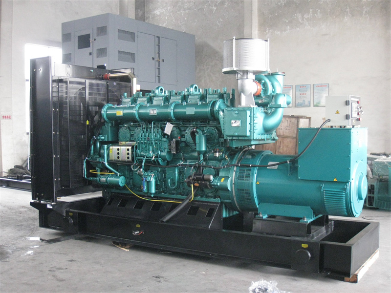 沈丘200KW 柴油发电机的油耗是多少？